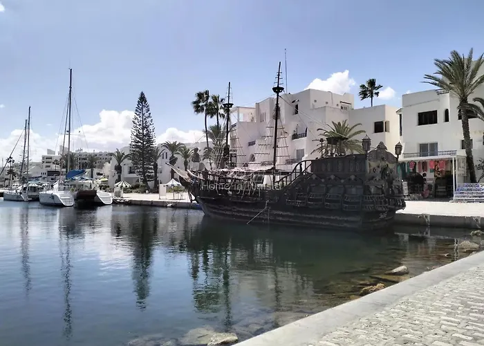 A Charming S1 In Port Kantaoui With Port View